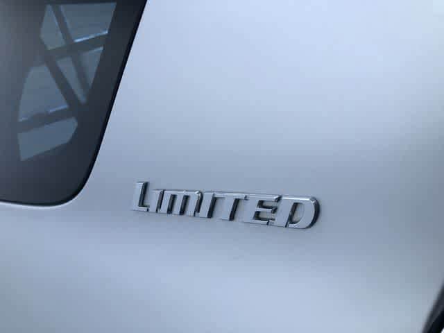 Thumbnail: 2011 Toyota 4Runner - 16