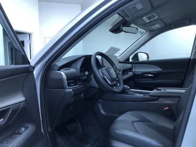 Thumbnail: 2025 Toyota Grand Highlander - 12