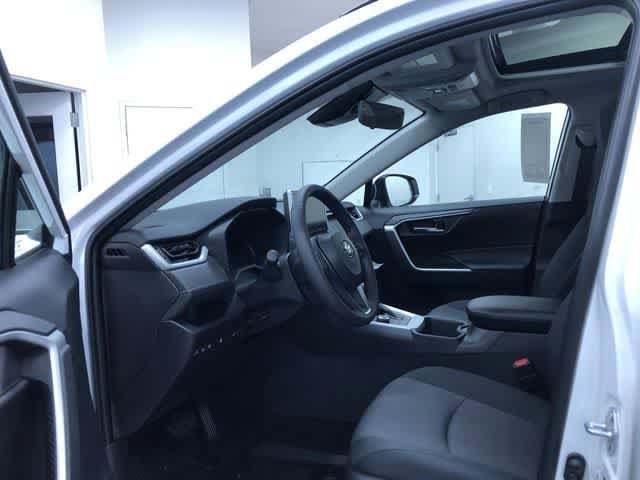 Thumbnail: 2025 Toyota RAV4 - 10