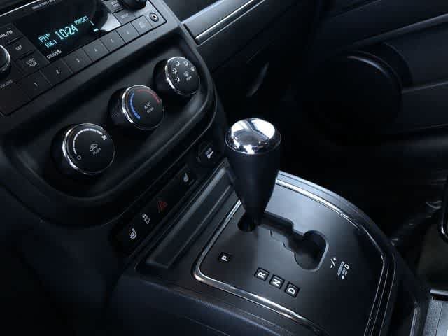 Thumbnail: 2016 Jeep Patriot - 29