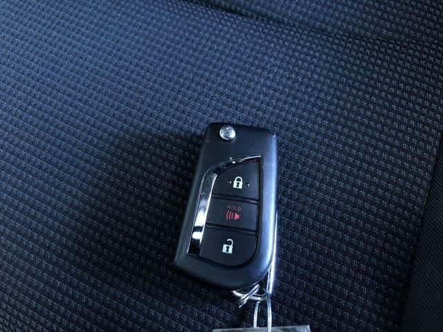 Thumbnail: 2025 Toyota RAV4 - 31