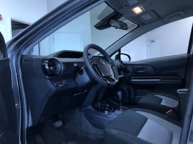 Thumbnail: 2018 Toyota Prius c - 10