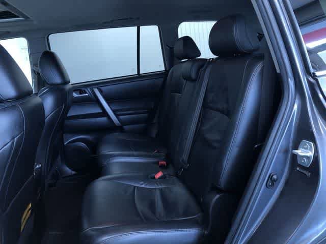 Thumbnail: 2013 Toyota Highlander - 13