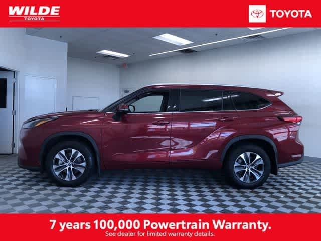 Thumbnail: 2022 Toyota Highlander - 3