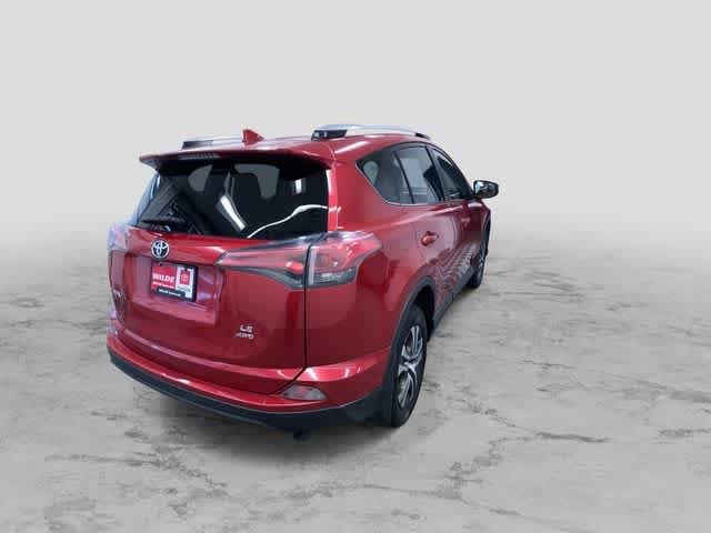 Thumbnail: 2016 Toyota RAV4 - 9