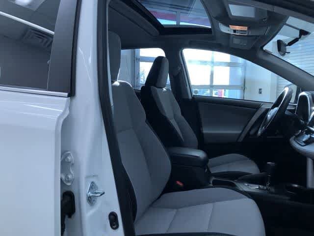 Thumbnail: 2016 Toyota RAV4 - 22