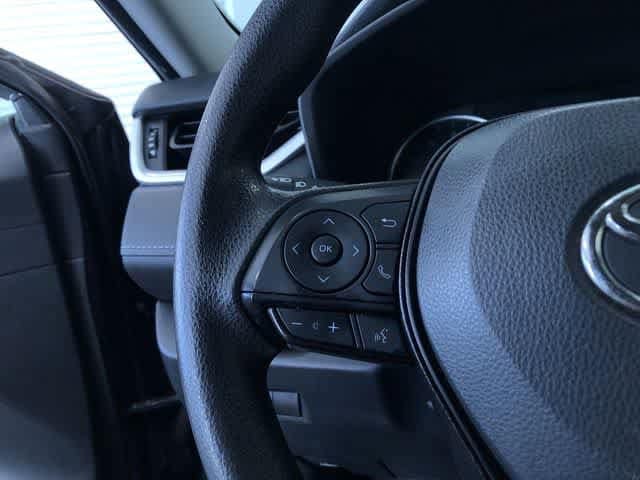 Thumbnail: 2022 Toyota RAV4 - 18