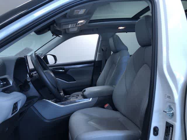 Thumbnail: 2021 Toyota Highlander - 22