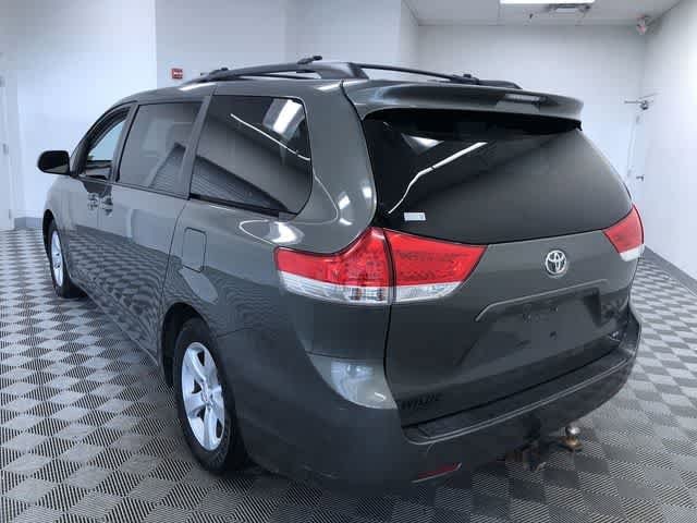 Thumbnail: 2012 Toyota Sienna - 12