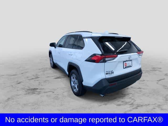 2025 Toyota RAV4 XLE - Photo 7