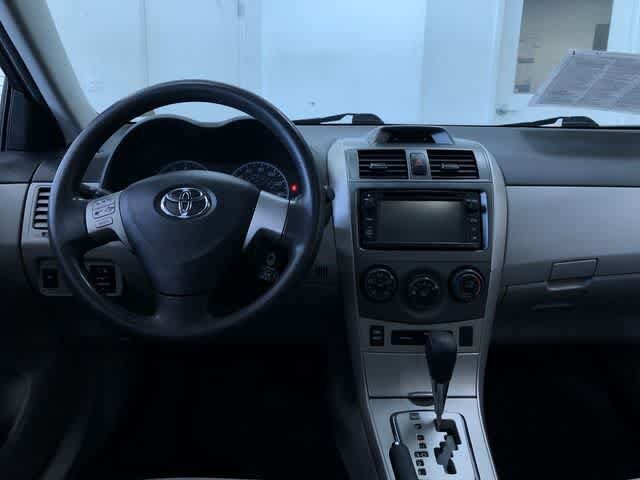 Thumbnail: 2013 Toyota Corolla - 18