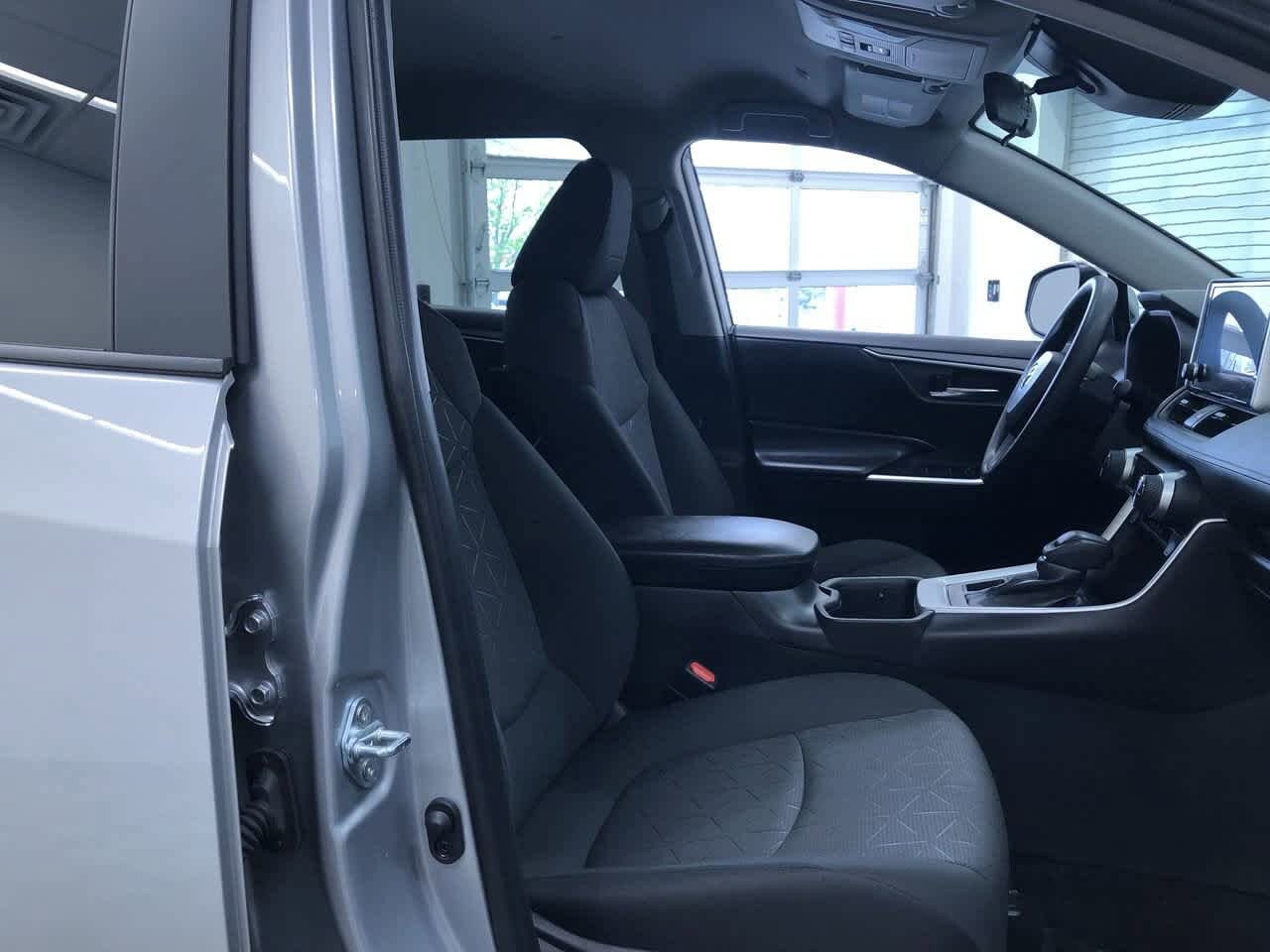 2024 Toyota RAV4 XLE 22