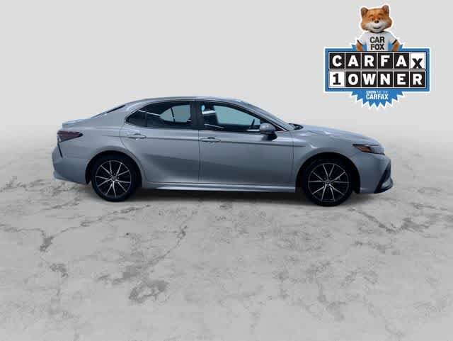 2024 Toyota Camry SE photo 2