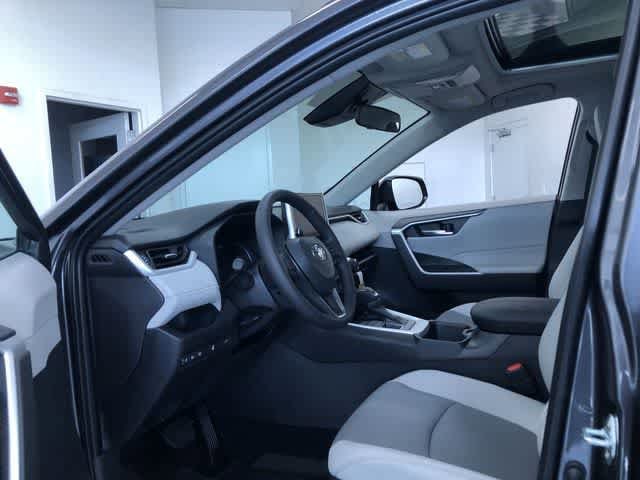 Thumbnail: 2025 Toyota RAV4 - 10