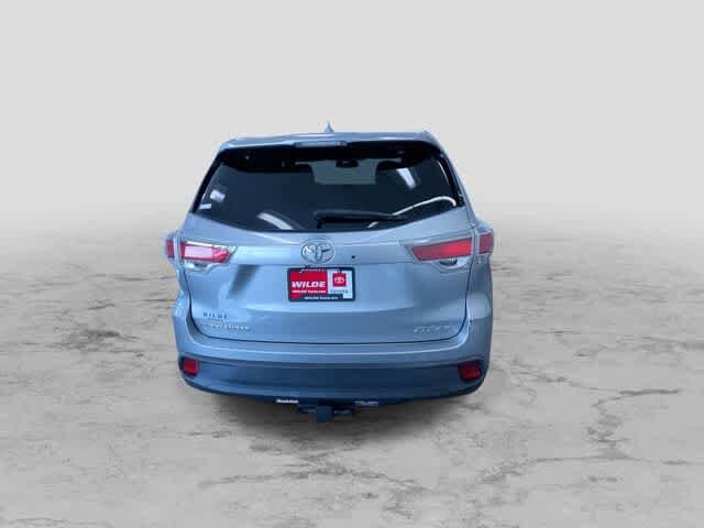 Thumbnail: 2015 Toyota Highlander - 9