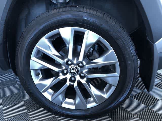 Thumbnail: 2022 Toyota RAV4 - 16