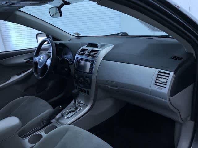 Thumbnail: 2013 Toyota Corolla - 24