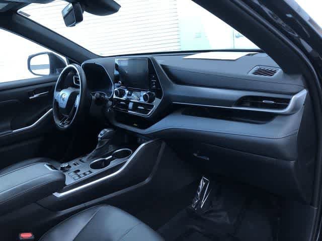 Thumbnail: 2025 Toyota Highlander - 23