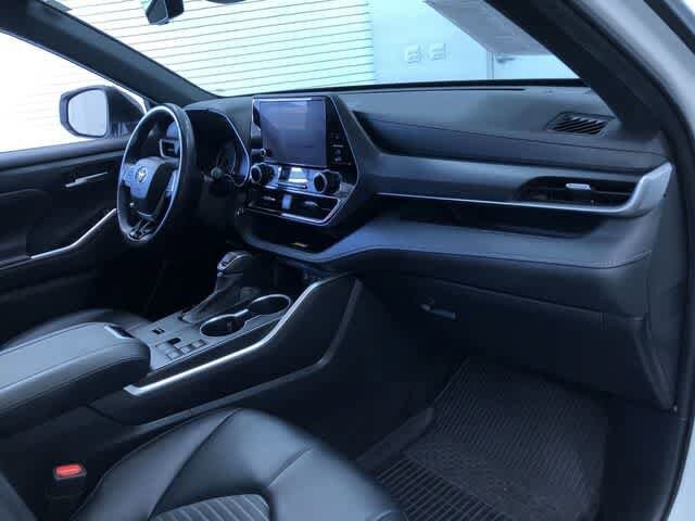 Thumbnail: 2023 Toyota Highlander - 26