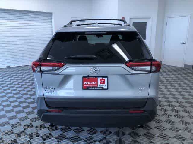 Thumbnail: 2022 Toyota RAV4 - 13