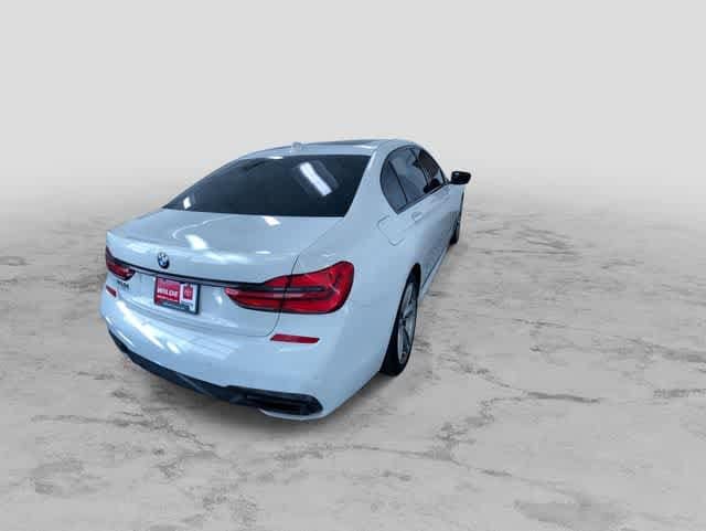 Thumbnail: 2016 BMW 7 Series - 10
