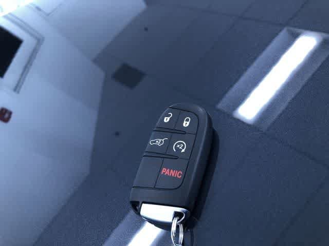 Thumbnail: 2015 Jeep Grand Cherokee - 32