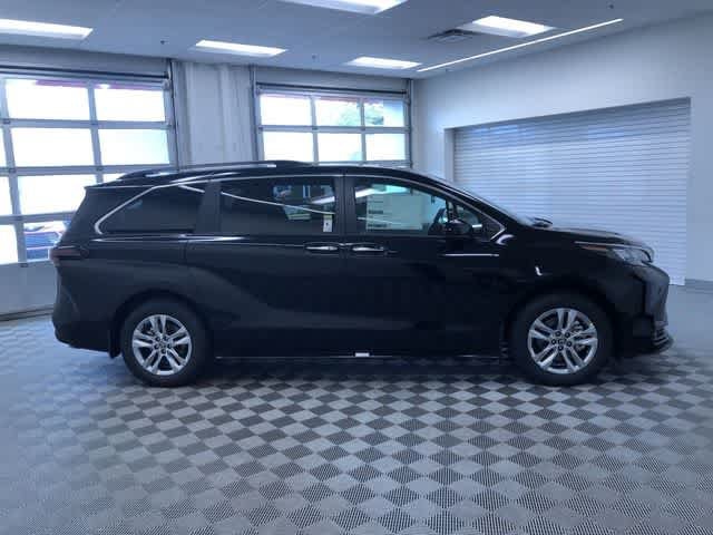 Thumbnail: 2026 Toyota Sienna - 37