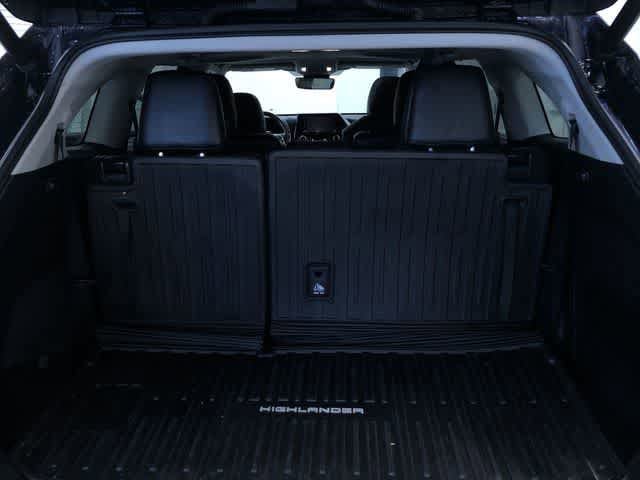 Thumbnail: 2021 Toyota Highlander - 31