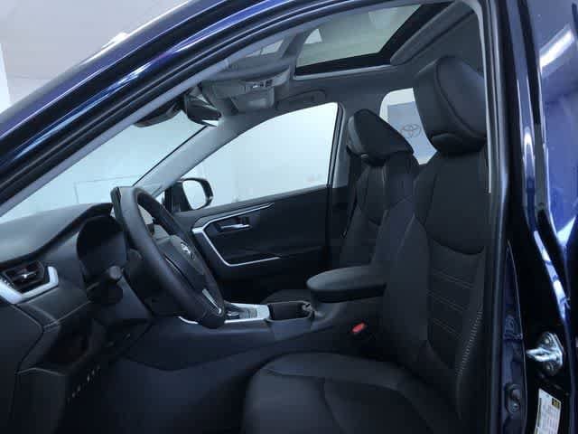 Thumbnail: 2025 Toyota RAV4 - 10