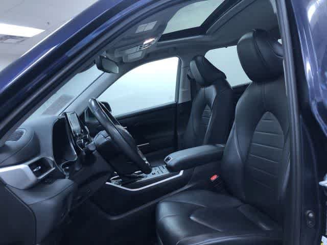 Thumbnail: 2021 Toyota Highlander - 18