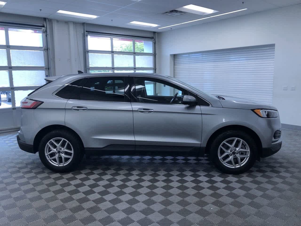 Thumbnail: 2024 Ford Edge - 35