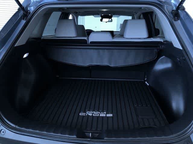 Thumbnail: 2023 Toyota Corolla Cross - 32