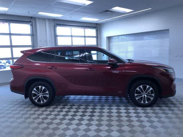 Thumbnail: 2021 Toyota Highlander - 36