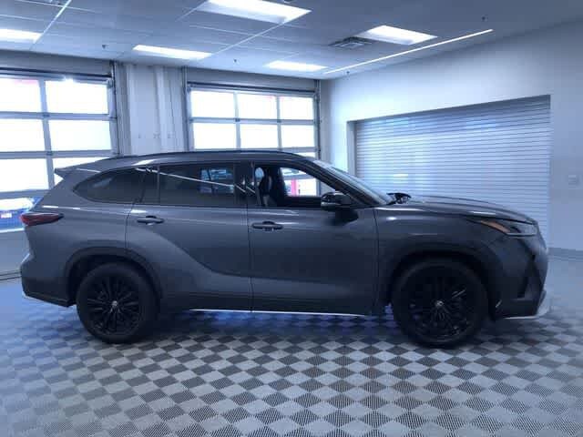 Thumbnail: 2025 Toyota Highlander - 35