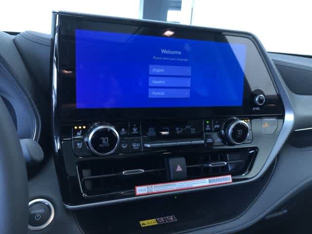 Thumbnail: 2026 Toyota Highlander - 20