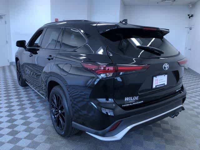 Thumbnail: 2025 Toyota Highlander - 12