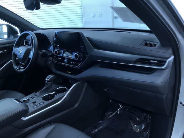 Thumbnail: 2025 Toyota Highlander - 24