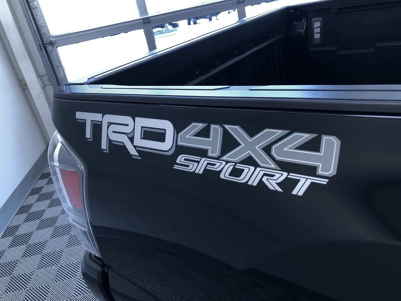 Thumbnail: 2022 Toyota Tacoma - 9