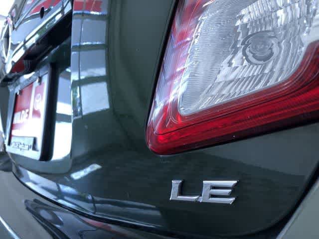Thumbnail: 2011 Toyota Camry - 18
