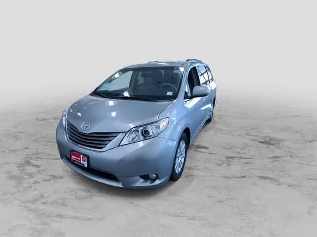 Thumbnail: 2014 Toyota Sienna - 6