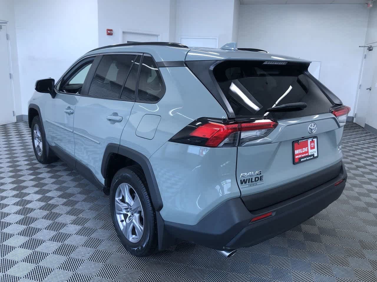 Thumbnail: 2022 Toyota RAV4 - 20