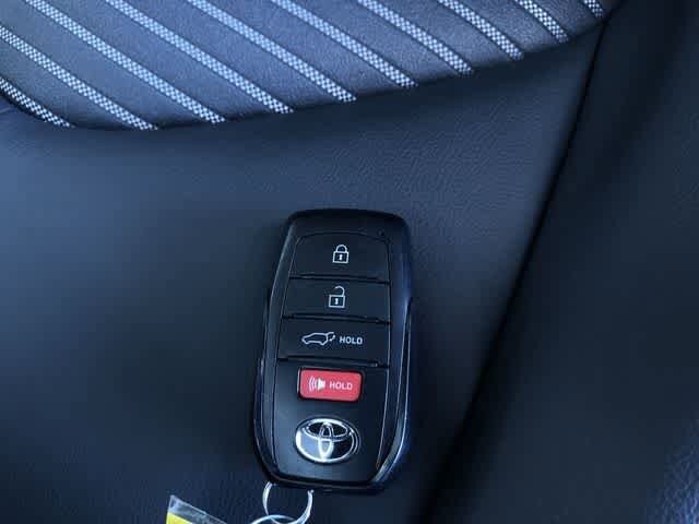 Thumbnail: 2025 Toyota Highlander - 33