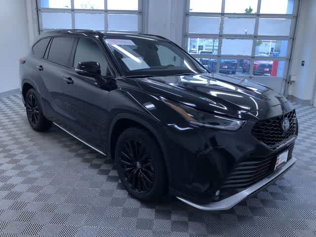 Thumbnail: 2025 Toyota Highlander - 36