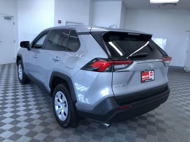 2024 Toyota RAV4 LE photo 4