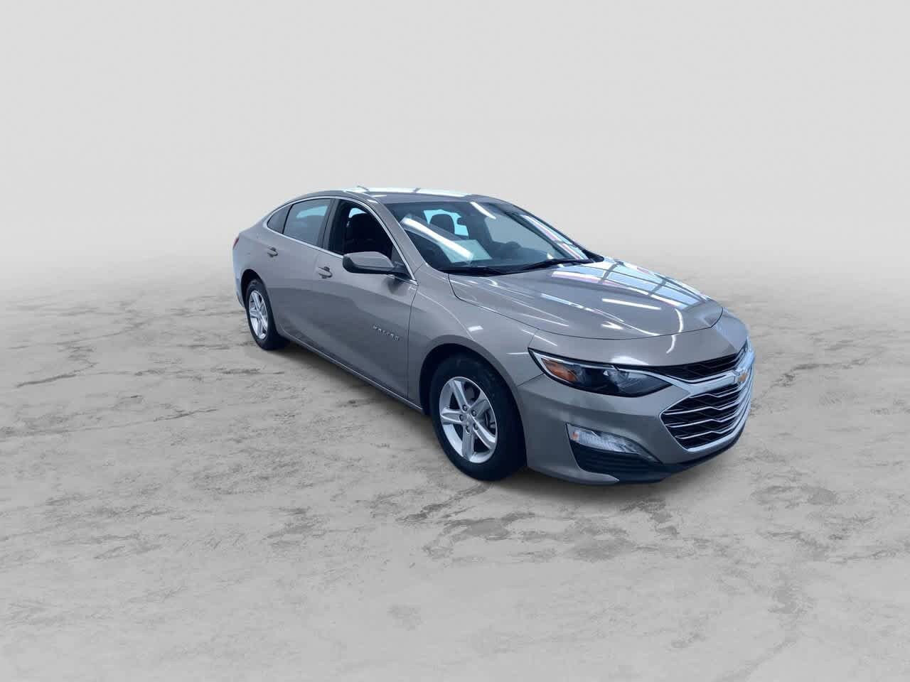 Thumbnail: 2024 Chevrolet Malibu - 3