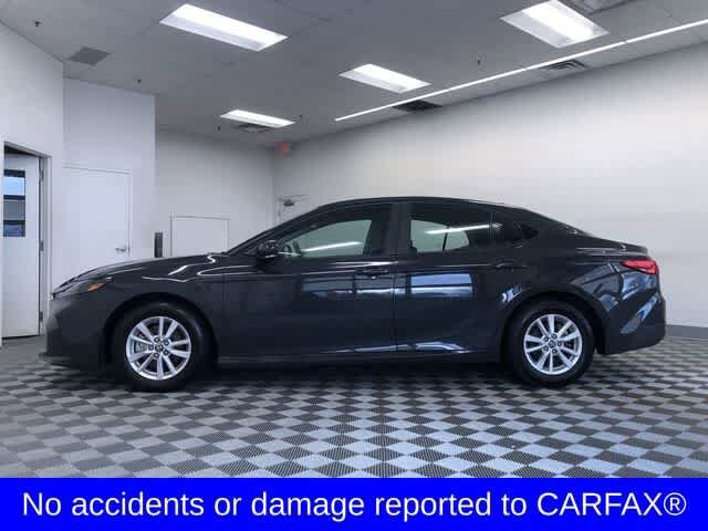 2025 Toyota Camry SE photo 3