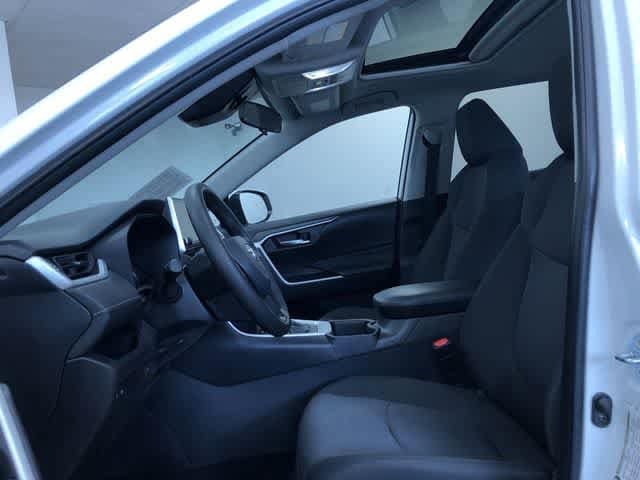 Thumbnail: 2025 Toyota RAV4 - 18