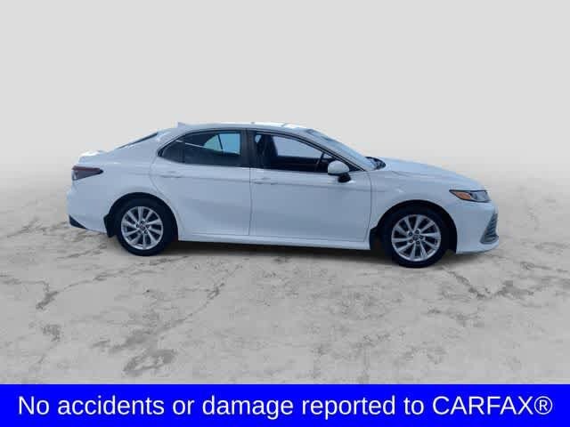 2021 Toyota Camry LE photo 2