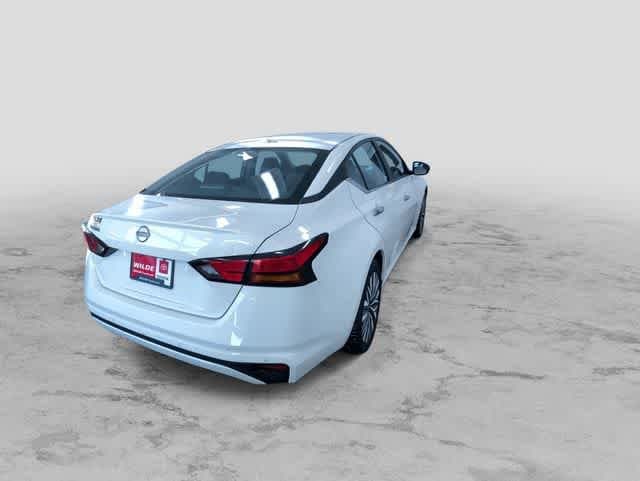 Thumbnail: 2025 Nissan Altima - 10