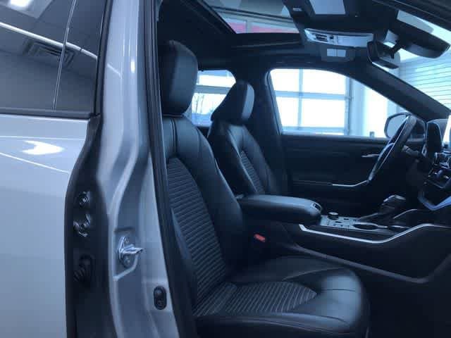 Thumbnail: 2025 Toyota Highlander - 25